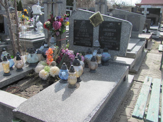 Grób JADWIGA JUST