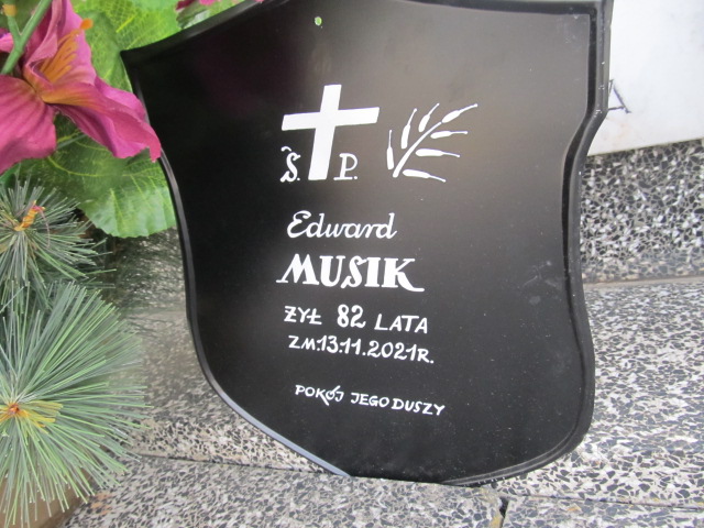 Halina MUSIK 1941 Łomża - Grobonet - Wyszukiwarka osób pochowanych