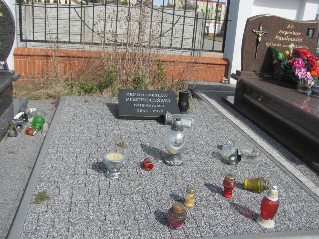 Grób ZENON PIECHOCIŃSKI