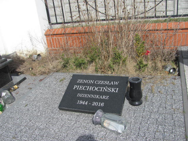 Zenon PIECHOCIŃSKI 1944 Łomża - Grobonet - Wyszukiwarka osób pochowanych