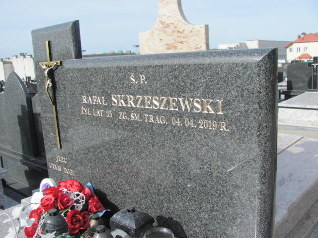 Rafał SKRZESZEWSKI 1983 Łomża - Grobonet - Wyszukiwarka osób pochowanych