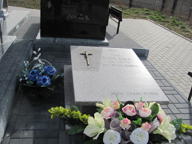 Grób JAN DOŁĘGA