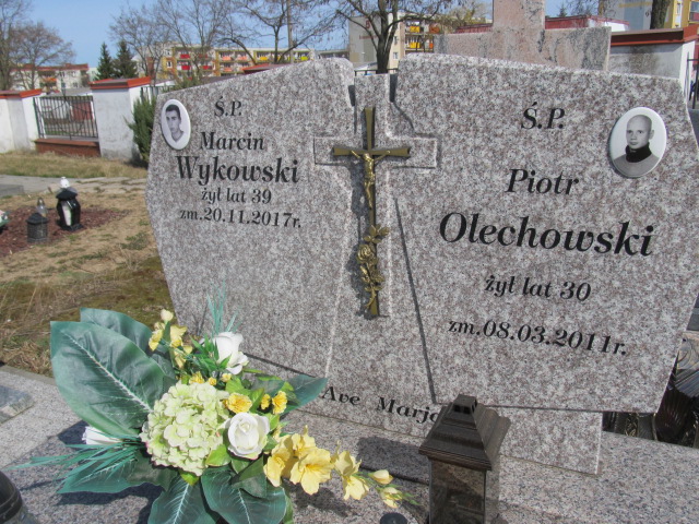 Marcin WYKOWSKI 1978 Łomża - Grobonet - Wyszukiwarka osób pochowanych