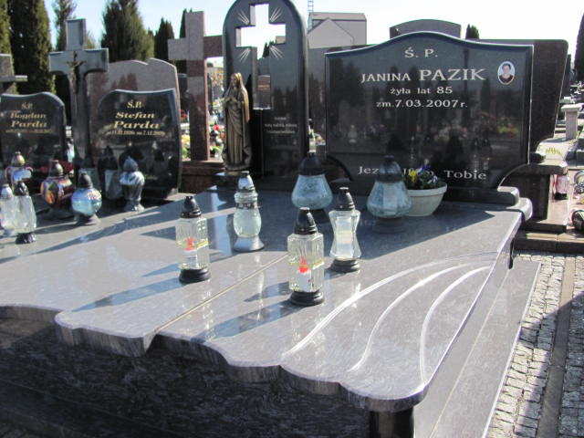 Grób JANINA PAZIK