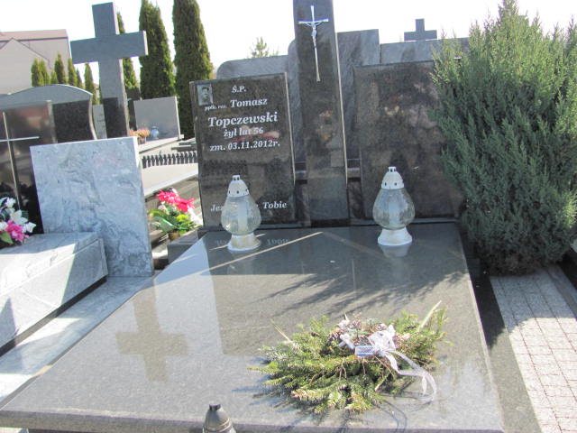 Grób TOMASZ TOPCZEWSKI